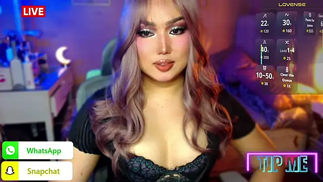 Snapshot of HOTnWILDalice chatting on October 2025 02:01:01 AM HOTnWILDalice online show from October 2025 02:01:01 AM