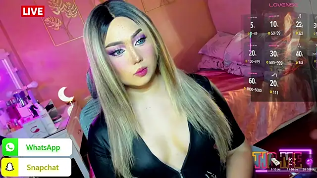 Snapshot of HOTnWILDalice chatting on October 2025 01:39:01 AM HOTnWILDalice online show from October 2025 01:39:01 AM