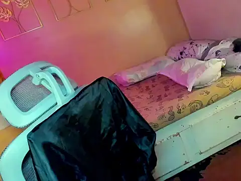 Snapshot of HOTnWILDalice chatting on November 2025 02:10:02 AM HOTnWILDalice online show from November 2025 02:10:02 AM