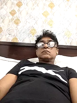 iamkahn 44 online show from April 2026 07:03:02 PM