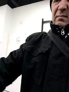 Snapshot of Pokaz2020 chatting on October 2025 04:18:01 PM Pokaz2020 online show from October 2025 04:18:01 PM