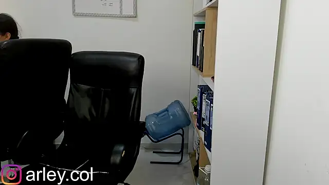 Dimitri Colleman online show from January 2025 05:31:02 AM