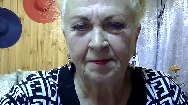 Emma52610 online show from October 2025 09:51:01 AM