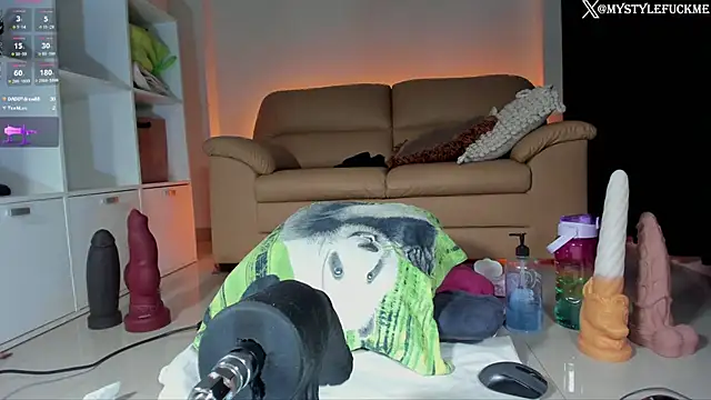 Snapshot of Th3Qu33n0fBigg3st chatting on January 2025 04:08:02 AM Th3Qu33n0fBigg3st online show from January 2025 04:08:02 AM