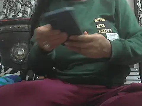 Snapshot of prettyindiandoll chatting on December 2024 02:00:01 PM prettyindiandoll online show from December 2024 02:00:01 PM