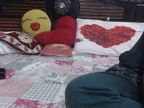 Snapshot of prettyindiandoll chatting on April 2026 05:30:01 AM prettyindiandoll online show from April 2026 05:30:01 AM