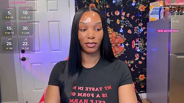 Snapshot of ItalyNayoir chatting on September 2025 06:11:02 PM ItalyNayoir online show from September 2025 06:11:02 PM