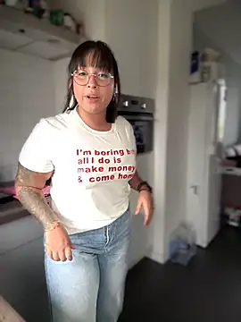 DannaaMeliza online show from December 2024 11:07:02 AM