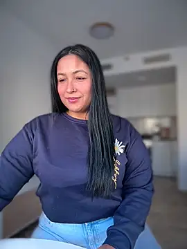 DannaaMeliza online show from November 2025 12:08:02 PM