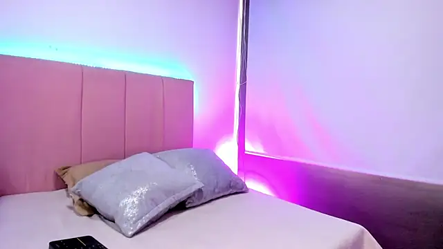 Snapshot of melani_xc chatting on November 2025 05:34:02 PM melani xc online show from November 2025 05:34:02 PM