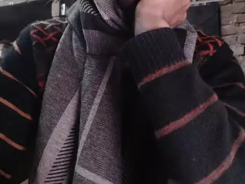 Snapshot of ThethunderPo chatting on December 2024 07:37:02 AM ThethunderPo online show from December 2024 07:37:02 AM