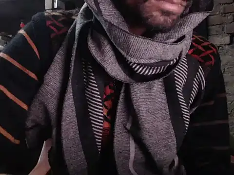 Snapshot of ThethunderPo chatting on December 2024 01:25:01 PM ThethunderPo online show from December 2024 01:25:01 PM