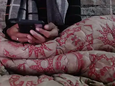 Snapshot of ThethunderPo chatting on January 2025 02:31:01 AM ThethunderPo online show from January 2025 02:31:01 AM