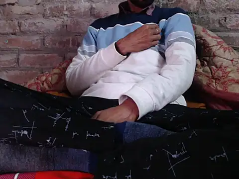 Snapshot of ThethunderPo chatting on January 2025 01:56:01 AM ThethunderPo online show from January 2025 01:56:01 AM