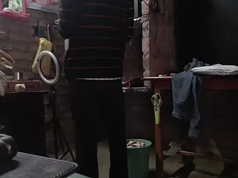 Snapshot of ThethunderPo chatting on January 2025 04:37:02 AM ThethunderPo online show from January 2025 04:37:02 AM