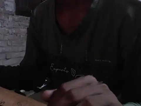 Snapshot of ThethunderPo chatting on September 2025 01:32:01 PM ThethunderPo online show from September 2025 01:32:01 PM