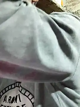 Snapshot of ThethunderPo chatting on September 2025 01:23:01 PM ThethunderPo online show from September 2025 01:23:01 PM