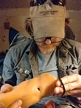 ROBERT0516 online show from October 2025 10:48:02 PM