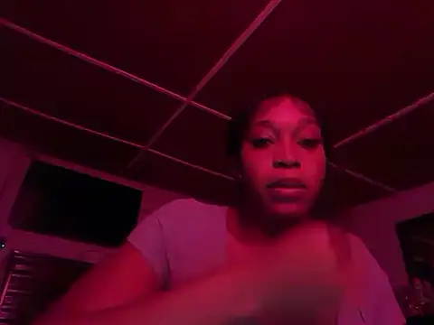 Snapshot of saffirebleu chatting on April 2026 11:39:02 PM saffirebleu online show from April 2026 11:39:02 PM