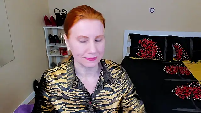 Snapshot of FoxySophia chatting on April 2026 12:06:02 PM FoxySophia online show from April 2026 12:06:02 PM