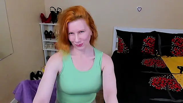 Snapshot of FoxySophia chatting on April 2026 07:30:02 AM FoxySophia online show from April 2026 07:30:02 AM