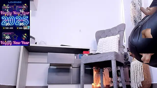 Snapshot of ana_bolena chatting on January 2025 04:43:02 PM ana bolena online show from January 2025 04:43:02 PM