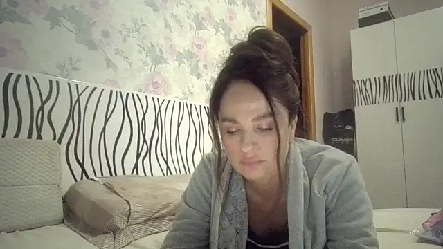 LindaStarS online show from October 2025 04:57:01 PM