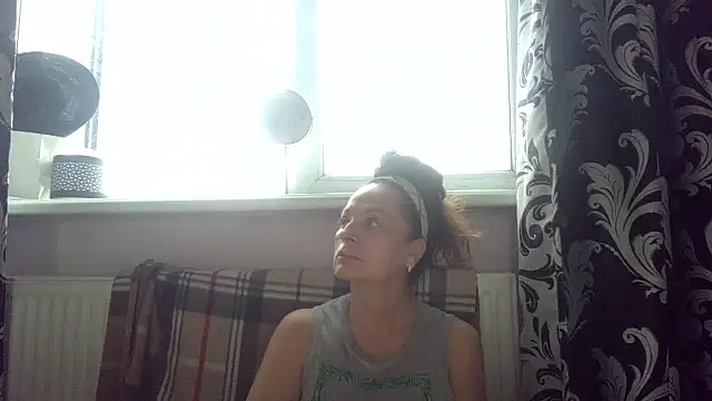 LindaStarS online show from June 2026 04:37:02 AM