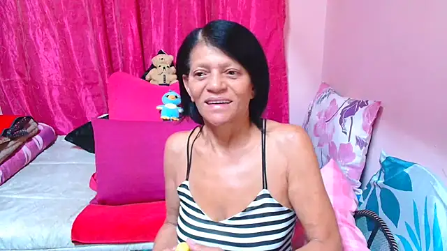 SLUTTYROXY online show from January 2026 05:40:01 PM