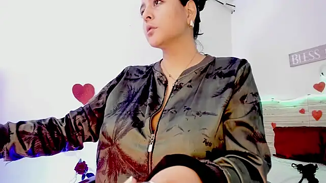 Snapshot of lilahSweet chatting on February 2025 02:55:02 PM lilahSweet online show from February 2025 02:55:02 PM