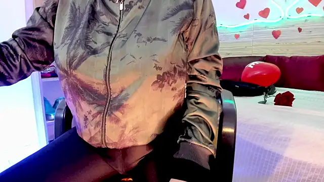 Snapshot of lilahSweet chatting on February 2025 11:22:02 AM lilahSweet online show from February 2025 11:22:02 AM