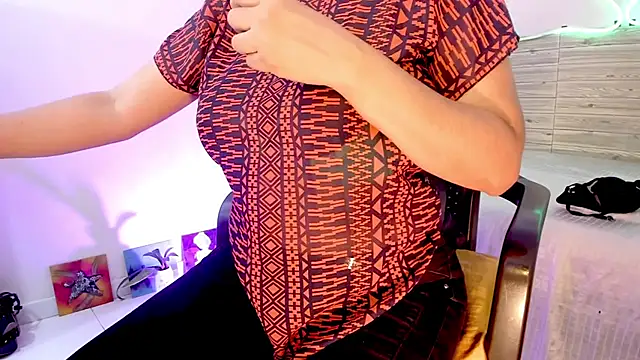 Snapshot of lilahSweet chatting on March 2025 02:07:01 PM lilahSweet online show from March 2025 02:07:01 PM