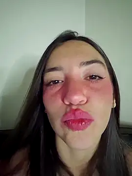 Snapshot of loveuu-bae chatting on March 2026 02:06:01 AM loveuu-bae online show from March 2026 02:06:01 AM