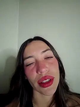 Snapshot of loveuu-bae chatting on April 2026 03:29:01 AM loveuu-bae online show from April 2026 03:29:01 AM