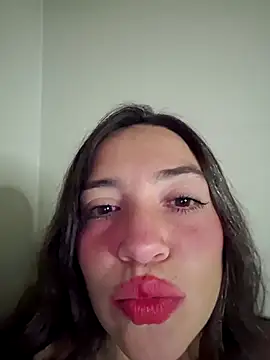 Snapshot of loveuu-bae chatting on April 2026 03:28:01 AM loveuu-bae online show from April 2026 03:28:01 AM