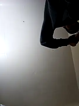 UncutHammer69 online show from December 2025 05:35:02 AM