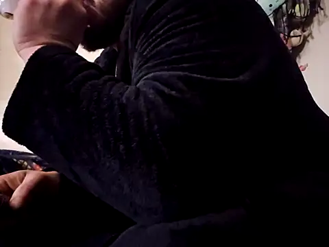 Snapshot of UncutHammer69 chatting on January 2026 08:43:01 PM UncutHammer69 online show from January 2026 08:43:01 PM