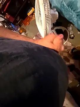 Snapshot of UncutHammer69 chatting on April 2026 04:19:01 PM UncutHammer69 online show from April 2026 04:19:01 PM