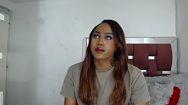 LoraineBigCockTs online show from November 2025 10:01:01 PM