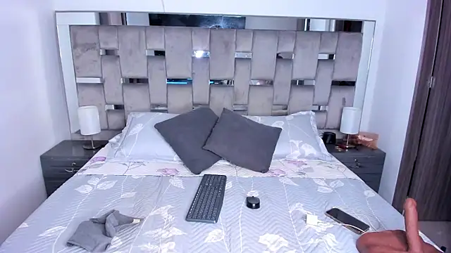 Snapshot of Cammiila chatting on February 2025 05:46:01 PM Cammiila online show from February 2025 05:46:01 PM