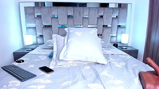 Snapshot of Cammiila chatting on February 2025 07:50:02 PM Cammiila online show from February 2025 07:50:02 PM