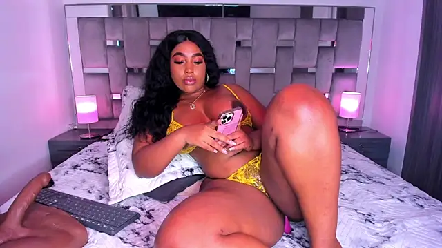 Snapshot of Cammiila chatting on March 2025 07:27:02 PM Cammiila online show from March 2025 07:27:02 PM