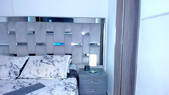 Snapshot of Cammiila chatting on November 2025 08:53:01 PM Cammiila online show from November 2025 08:53:01 PM