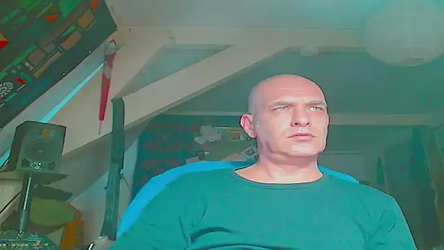 maxhard77 online show from May 2026 03:36:02 AM