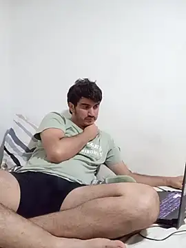 Snapshot of biglatin80 chatting on February 2026 04:39:01 AM biglatin80 online show from February 2026 04:39:01 AM