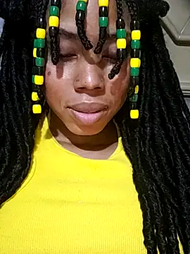 Snapshot of HONEYSWEETS_LIVE chatting on April 2026 04:24:02 AM HONEYSWEETS LIVE online show from April 2026 04:24:02 AM