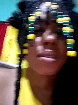 Snapshot of HONEYSWEETS_LIVE chatting on April 2026 06:19:01 AM HONEYSWEETS LIVE online show from April 2026 06:19:01 AM