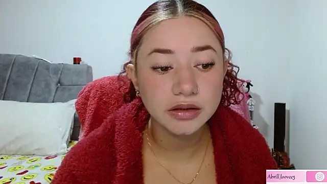 Snapshot of abril_love2 chatting on January 2025 03:19:01 PM abril love2 online show from January 2025 03:19:01 PM