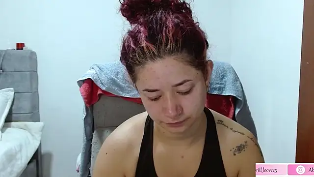 Snapshot of abril_love2 chatting on February 2025 09:39:02 PM abril love2 online show from February 2025 09:39:02 PM