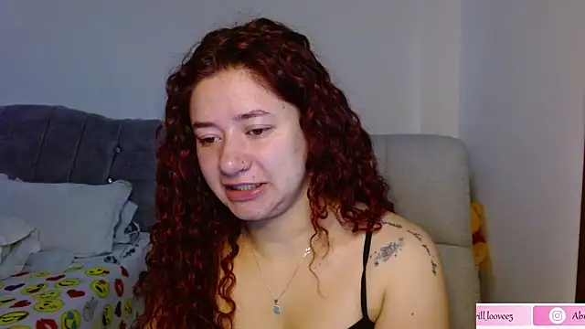 Snapshot of abril_love2 chatting on April 2026 03:28:02 PM abril love2 online show from April 2026 03:28:02 PM